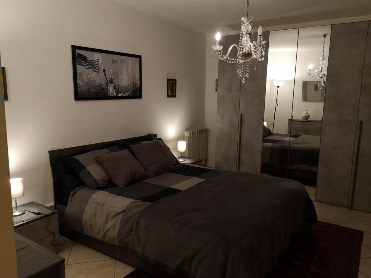 The Trip House - Between The Center And The Sea - Free Wifi And Jacuzzi Catánia Buitenkant foto